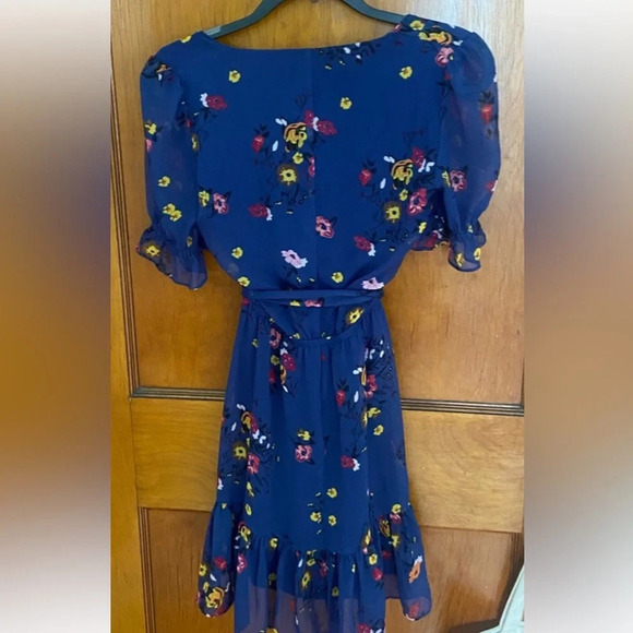 Express Floral Navy Blue Ruffle Dress Size XS EUC Tie Front - Picture 6 of 6